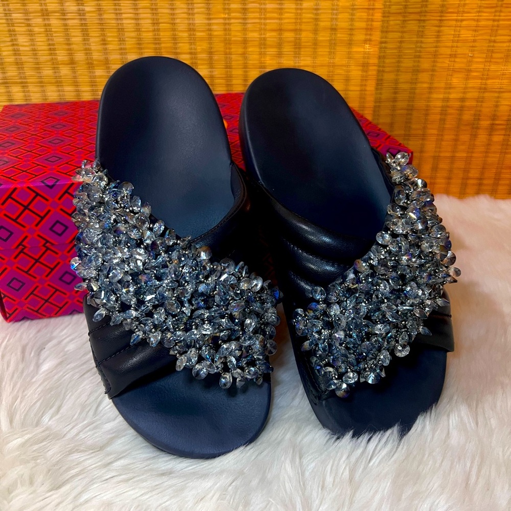 NIB TORY BURCH LOGAN EMBELLISHED  LEATHER SLIDE-in perfect navy/gray, size 7